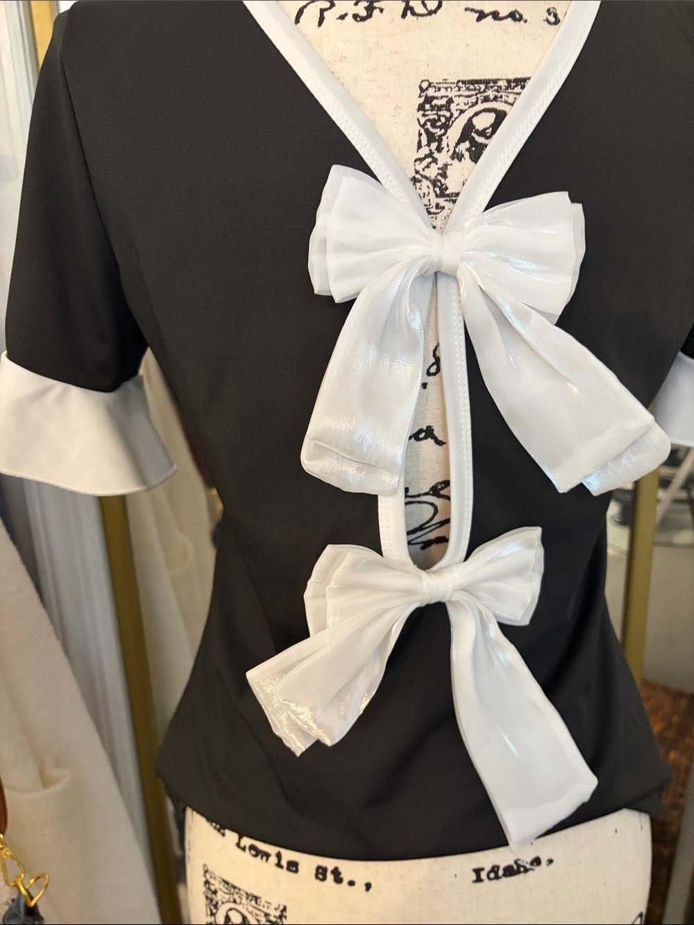 Black and White Bow-Back Women's Top - Picture 2 of 8